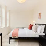 The East London Mile Classic - Stunning 2Bdr Flat